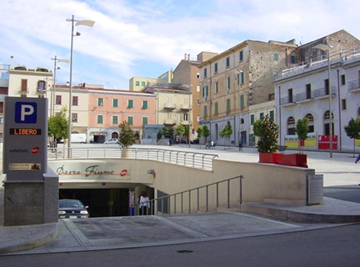 B&B Le Finestre Su Via Cavour 사사리 외부 사진